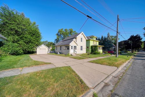 622 Kennedy St, Jackson, MI, 49202-3433 | Card Image