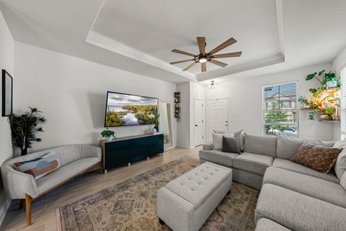 350 Purple Heart Dr, Buda, TX, 78610-4017 | Card Image