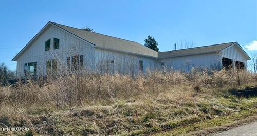 137 Sadie Ln, Ewing, VA, 24248-8796 | Card Image