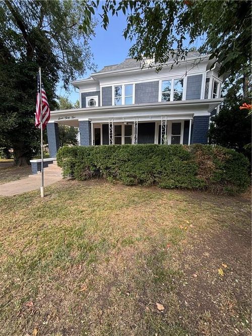 735 S Crawford St, Fort Scott, KS, 66701-2565 | Card Image