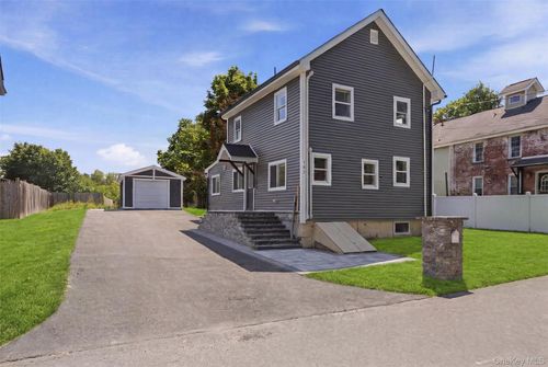 142 Railroad Ave, Kingston, NY, 12401-7344 | Card Image