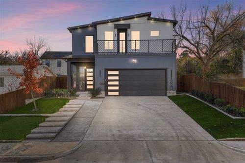 1320 Compton St, Dallas, TX, 75203-3309 | Card Image