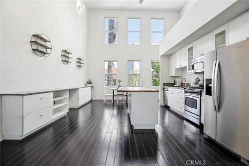 721 N Poinsettia St, Santa Ana, CA, 92701-4757 | Card Image