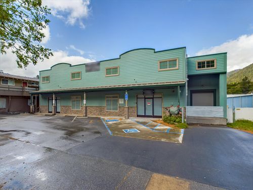 39057 State Highway 299, Willow Creek, CA, 95573-9810 | Card Image