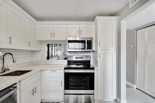 210-3050 Holiday Springs Blvd, Margate, FL, 33063-5492 | Card Image