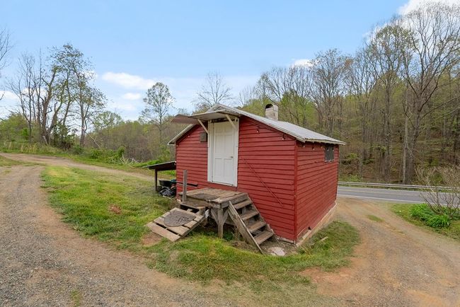 860 Floyd Hwy S, House other with 3 bedrooms, 2 bathrooms and null parking in Floyd VA | Image 51