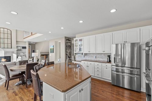 18643 Magenta Bay, Eden Prairie, MN, 55347-1057 | Card Image