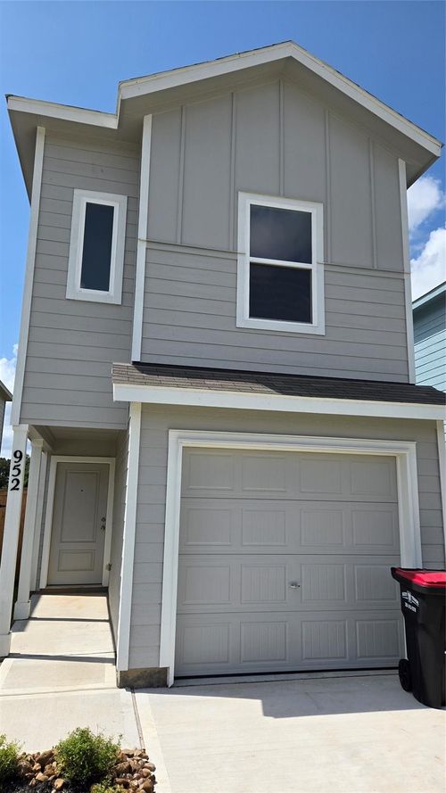 952 Pertuso Ln, Huffman, TX, 77336-1815 | Card Image