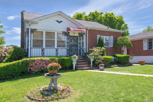 73 Lincoln Ave, Yonkers, NY, 10704-1608 | Card Image