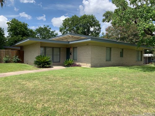 303 Rilla Vista Dr, San Antonio, TX, 78216-7432 | Card Image