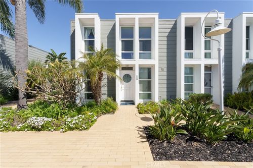 4021 Aladdin Dr, Huntington Beach, CA, 92649 | Card Image
