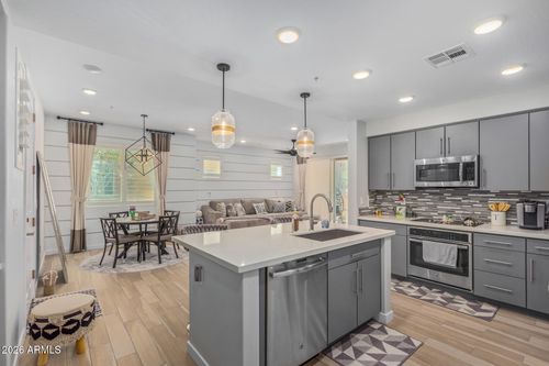 145-250 W Queen Creek Rd, Chandler, AZ, 85248-3432 | Card Image