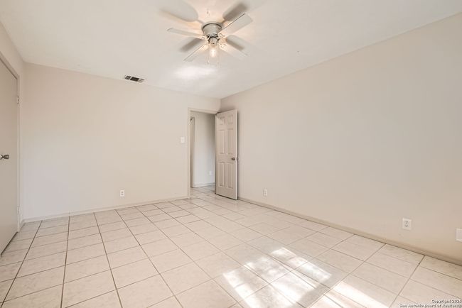 12177 Pearsall Rd, House other with 5 bedrooms, 2 bathrooms and null parking in Atascosa TX | Image 22