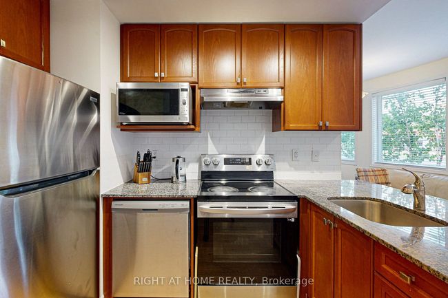 12 - 1972 Victoria Park Ave, House attached with 3 bedrooms, 2 bathrooms and null parking in North York ON | Image 8