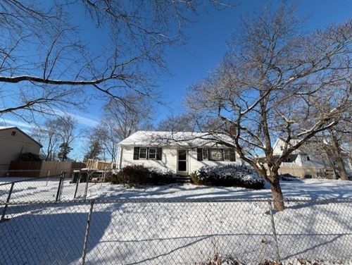 13 Barry St, Brockton, MA, 02302-2704 | Card Image