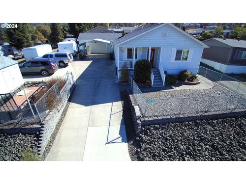 922 Cook St, MyrtleCreek, OR, 97457 | Card Image