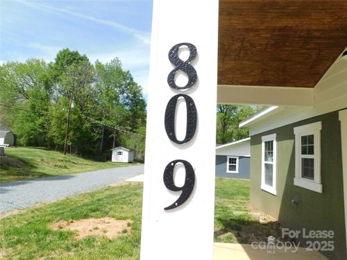 809 Marve St, Gastonia, NC, 28052-3581 | Card Image