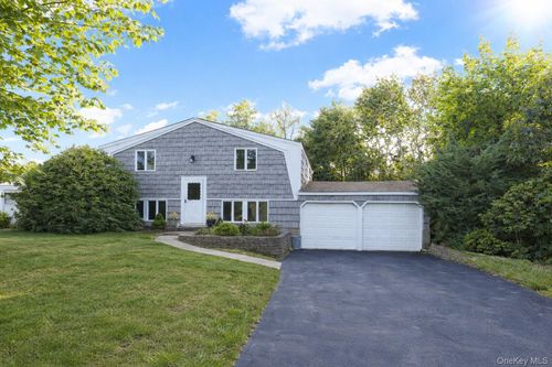 44 University Heights Dr, Stony Brook, NY, 11790-2734 | Card Image