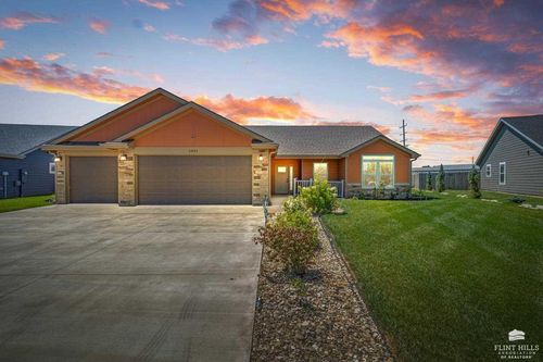 1001 Waxwing Dr, Manhattan, KS, 66502-6738 | Card Image