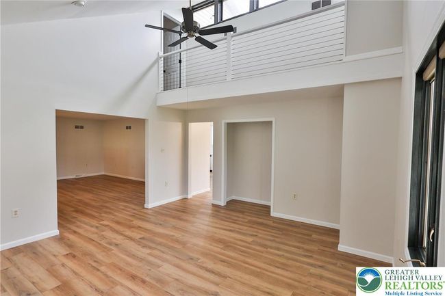 5470 Summit St, House other with 3 bedrooms, 3 bathrooms and null parking in Whitehall PA | Image 10