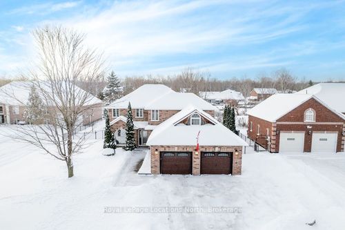 3580 Linda St, Innisfil, ON, L9S2L2 | Card Image