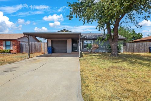 325 W Maple Branch Way, Mustang, OK, 73064-3861 | Card Image
