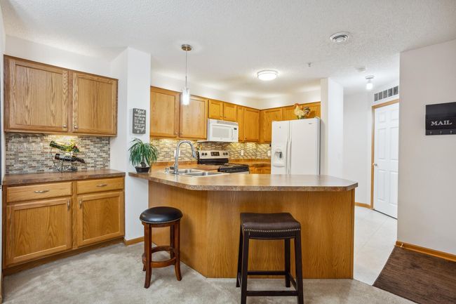 3307 Coleshire Path, Townhouse with 3 bedrooms, 3 bathrooms and null parking in Rosemount MN | Image 9