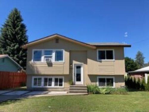 850 Juniper St, Kettle Falls, WA, 99141-8831 | Card Image