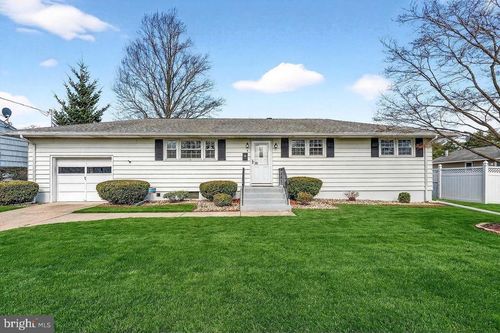 3 Delotto Dr, Hamilton, NJ, 08619-1411 | Card Image