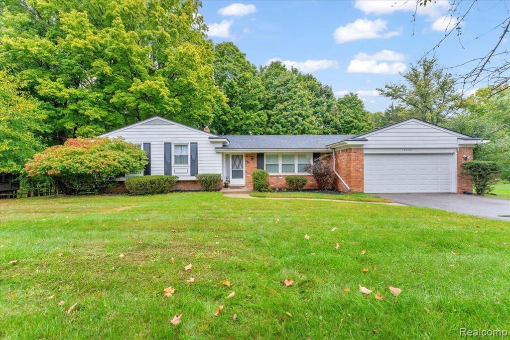 Quakertown Ln, Farmington Hills, MI 48331