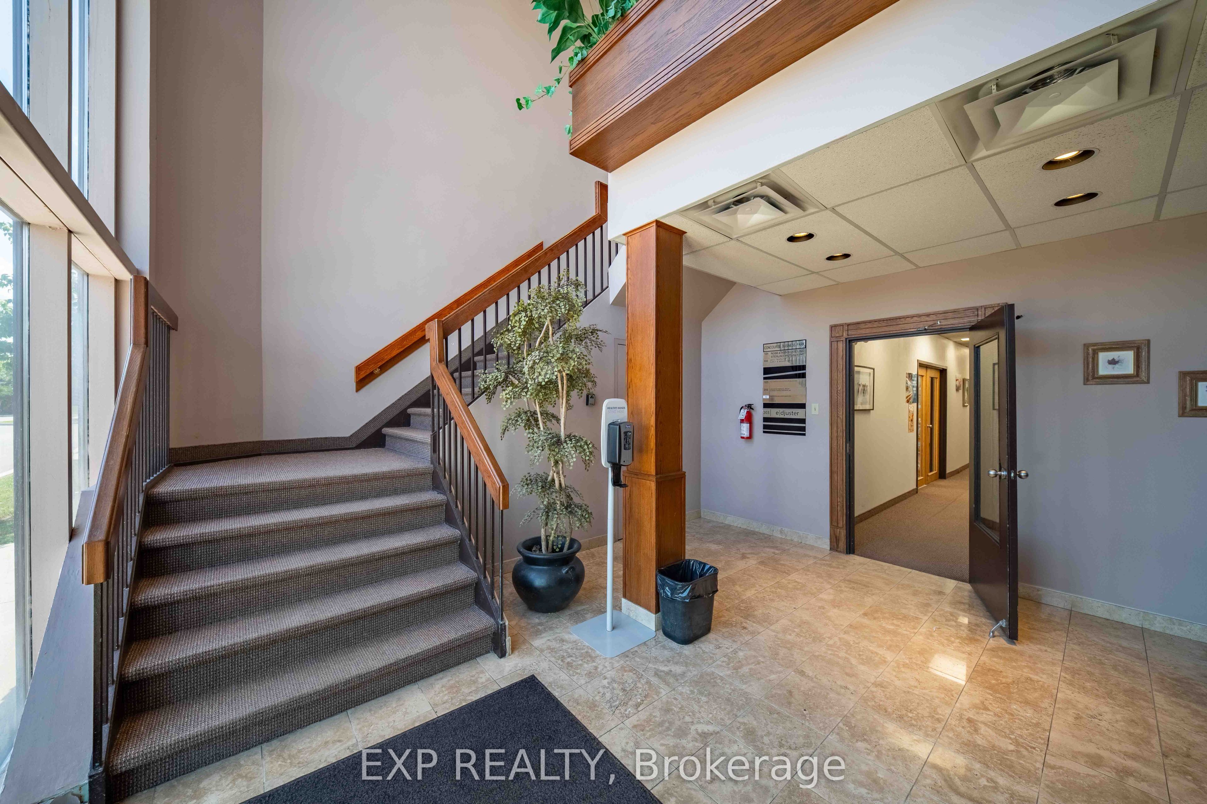 Commercial Lease in Cityview - Parkwoods Hills - Rideau Shore 2