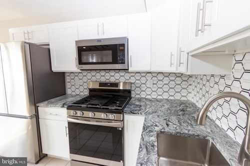 10040 Jeanes St, PHILADELPHIA, PA, 19116-3670 | Card Image