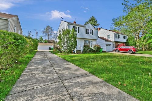 4082 Bexley Blvd, Cleveland, OH, 44121-2777 | Card Image