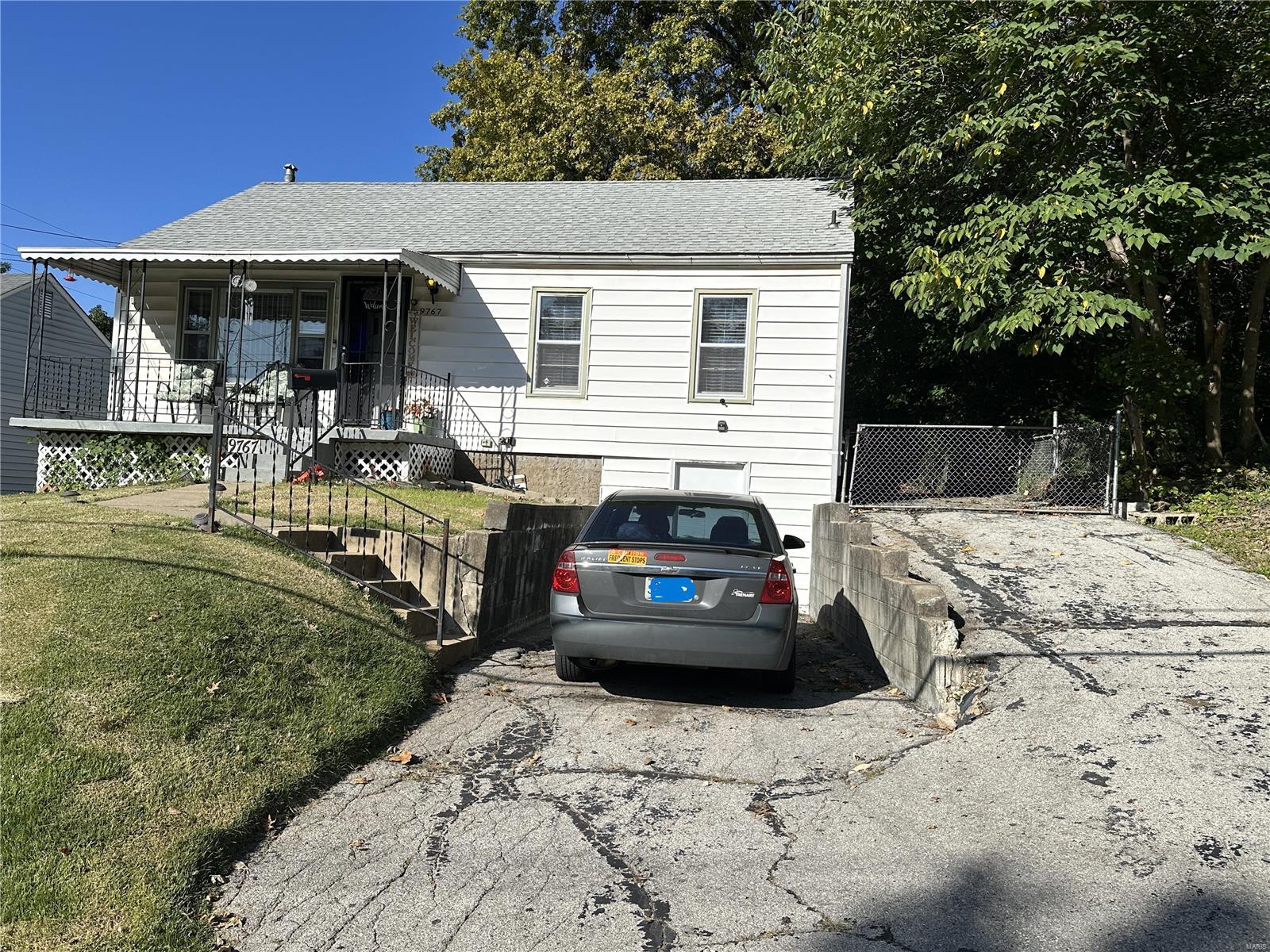 Lilac Dr, Saint Louis, MO 63137