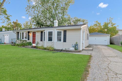 512 Tyler Dr, Carpentersville, IL, 60110-2320 | Card Image