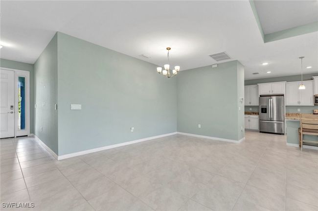 Dining/Living Area | Image 19