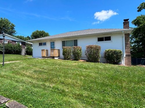 137 Loretta Ave, Follansbee, WV, 26037-1025 | Card Image