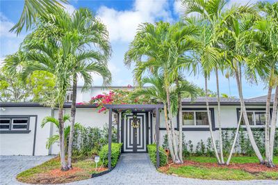 6401 Sw 62 Terr, House other with 4 bedrooms, 3 bathrooms and null parking in South Miami FL | Image 2