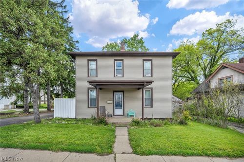 22 Main St S, Navarre, OH, 44662-1142 | Card Image
