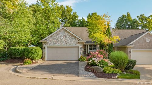6582 Forest Ridge Ct, Clarkston, MI, 48346-3480 | Card Image