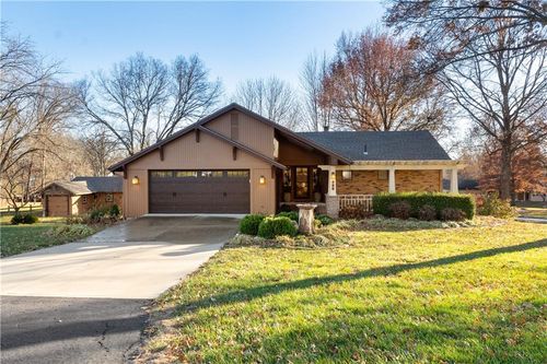 145 Tiblow Lane, Bonner Springs, KS, 66012 | Card Image