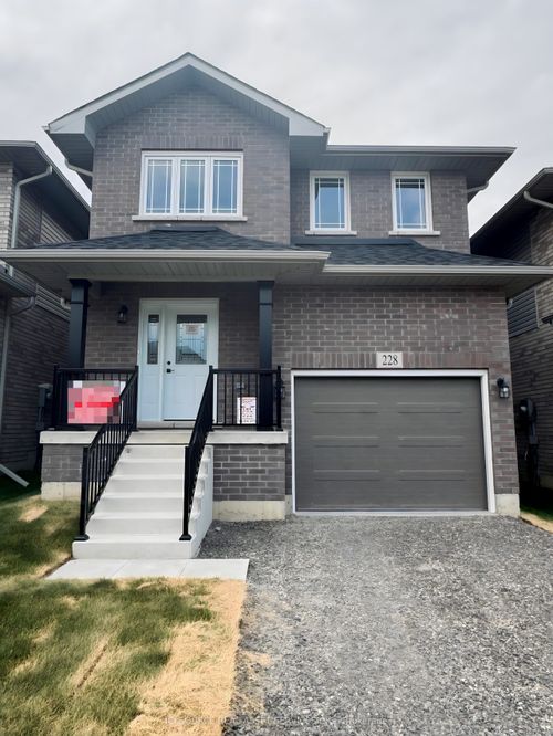 226 O'Neil Street, Peterborough, ON, K9K0H1 | Card Image