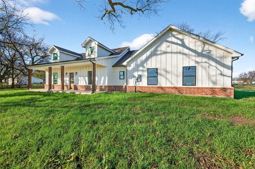 5243 Old Town Rd, Whitesboro, TX, 76273-7440 | Card Image