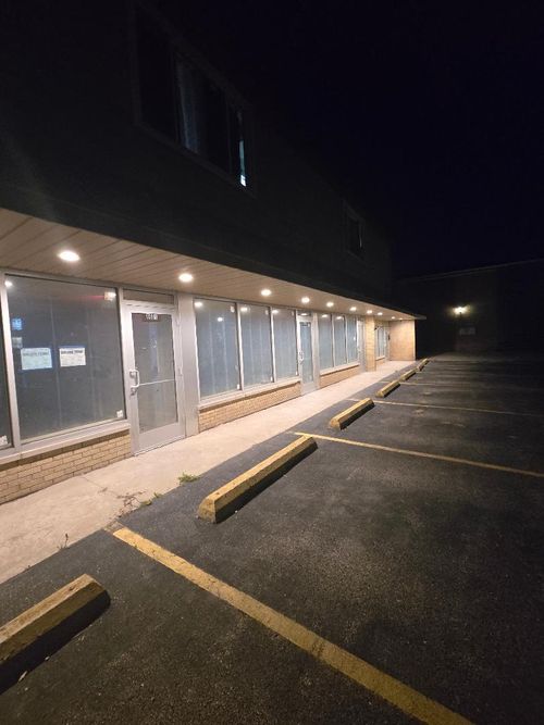 8801 S Roberts Rd, Hickory Hills, IL, 60457-1513 | Card Image