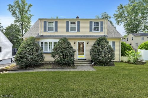 20 Hatfield St, Caldwell, NJ, 07006-5332 | Card Image