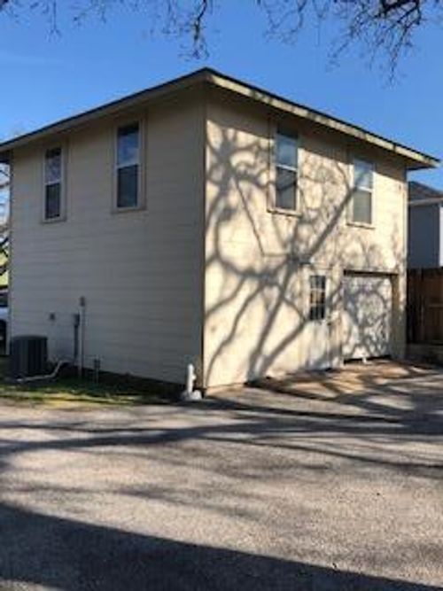 unit-a-605 S Washington St, Fredericksburg, TX, 78624-4587 | Card Image