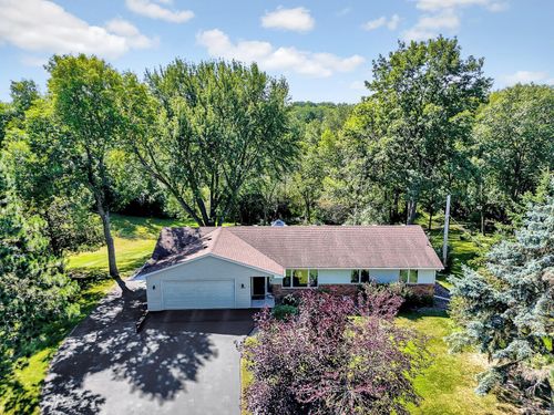 31095 Olinda Trl, Lindstrom, MN, 55045-8328 | Card Image