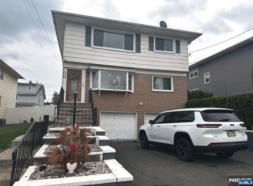 17 Daka Ct, Bloomfield, NJ, 07003-4077 | Card Image