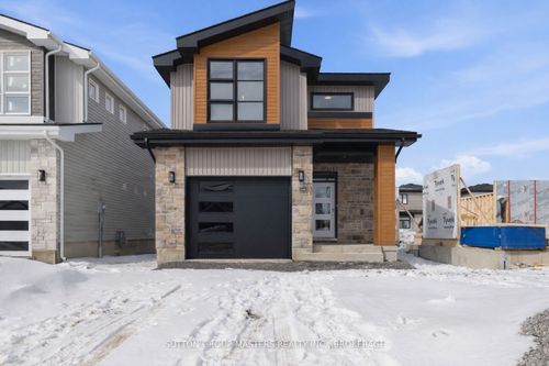 218 Superior Dr, Amherstview, ON, K7N0G1 | Card Image