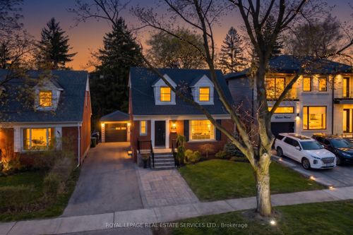 196 Berry Rd, Etobicoke, ON, M8Y1W8 | Card Image